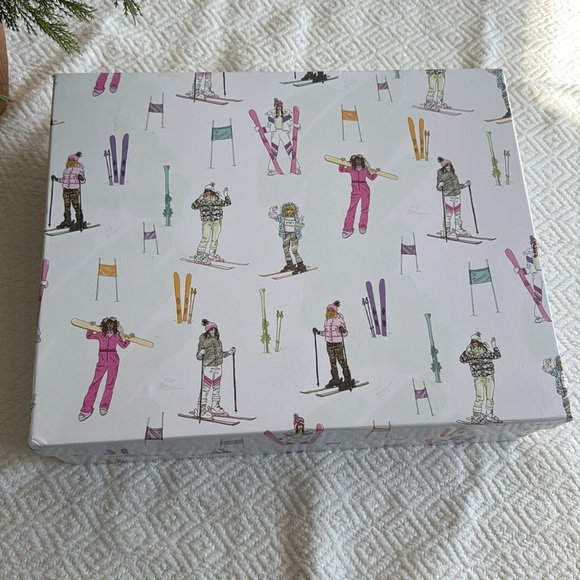 Betsy Johnson Purse Gift Boxed 4 Piece Crossbody Handbag White Fur SET HAT - Picture 10 of 10